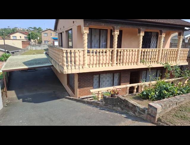 5 BEDROOM HOUSE FOR SALE IN CROSSMOOR